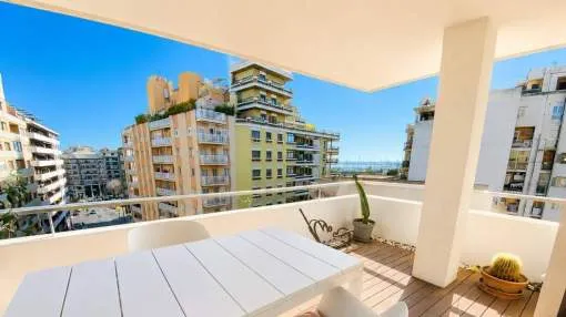 
                    CENTRALLY RENOVATED APARTMENT WITH HIGH QUALITY FINISHES
                