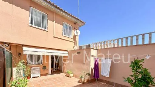 
                    TERRACED HOUSE WITH TERRACE AND GARAGE
                