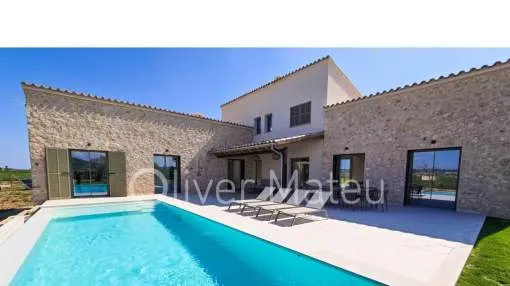 
                    SINGLE-FAMILY HOUSE WITH POOL, GARDEN AND GARAGE
                