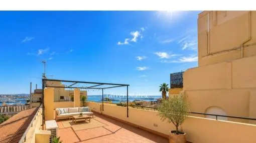 
                    EXCLUSIVE PENTHOUSE WITH TERRACE AND PRIVATE SOLARIUM - PANORAMIC SEA VIEWS
                