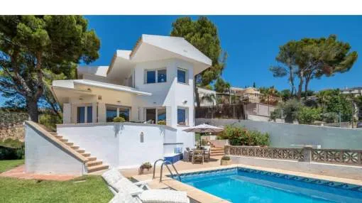 
                    VILLA FOR SALE WITH SEA VIEWS
                