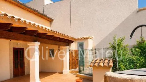 
                    MALLORCAN HOUSE ON TWO FLOORS WITH PATIO
                