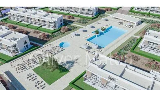 
                    LAST UNITS. GROUND FLOOR APARTMENTS WITH TWO BEDROOMS, PRIVATE GARDEN, GARAGE AND STORAGE ROOM. COMMUNAL SWIMMING POOL
                
