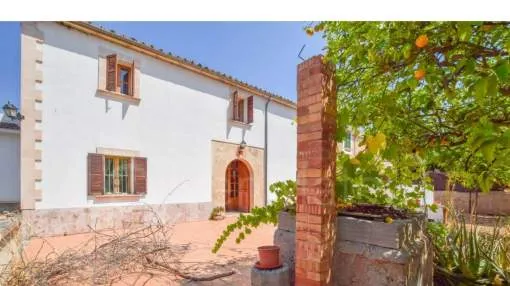 
                    MALLORCAN HOUSE WITH GARAGE, TERRACE AND 1,075 M² PLOT IN ESTABLIMENTS
                