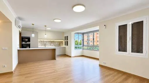 
                    REFURBISHED APARTMENT FOR SALE IN AVENIDAS
                
