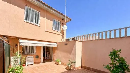 
                    TERRACED HOUSE WITH TERRACE AND GARAGE
                