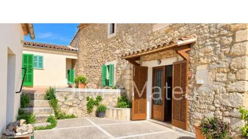 
                    OPORTUNITY TYPICAL MAJORCAN HOUSE WITH PATIO/TERRACE AND GARAGE
                