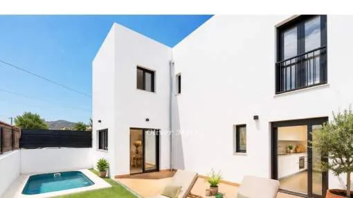 
                    RENOVATED SEMI-DETACHED HOUSE WITH PRIVATE POOL AND LARGE GARAGE IN LA VILETA
                