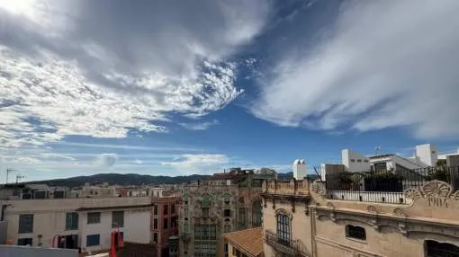 Charming Apartment with Cathedral and Sea Views in the Heart of Palma