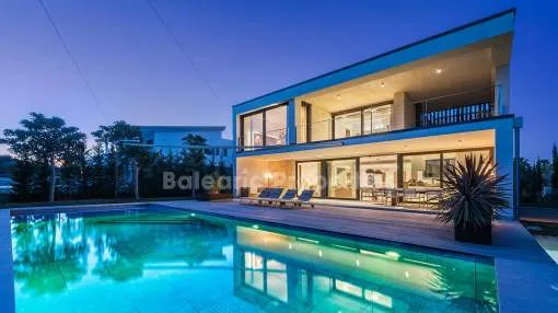 Exclusive ultra-modern villa for sale near the beach in Puerto Pollensa, Mallorca