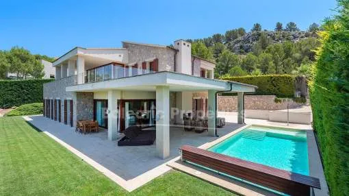 First class luxury villa for sale by the golf course in Canyamel, Mallorca