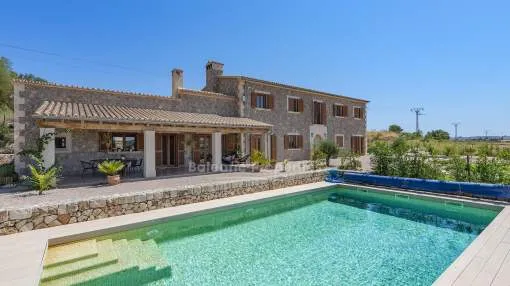 Gorgeous country home with heated pool for sale in Algaida, Mallorca
