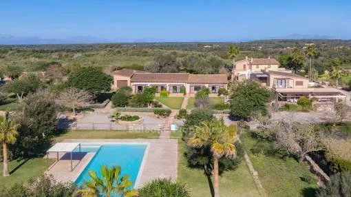 Wonderful rural hotel for sale in Playas Muro countryside, Mallorca. 