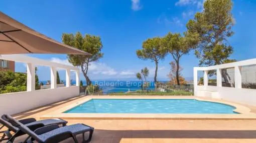Villa with rental license for sale on the seafront in Bahía Azúl, Mallorca