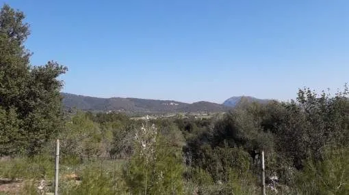 Large piece of land in Campanet with panoramic views, own well