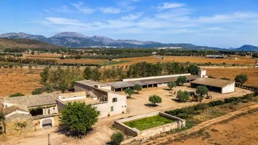 Historic possessió with 45 hectares of land near Muro, Mallorca