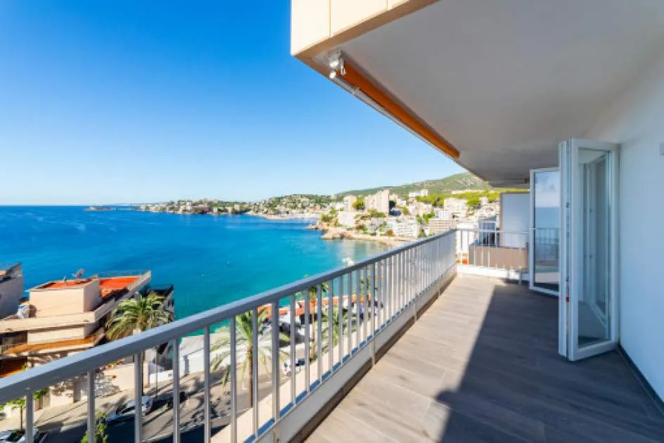 Renovated apartment with fantastic sea views very close to the beach of Cala Mayor Renovated apartment with fantastic sea views very close to the beach of Cala Mayor