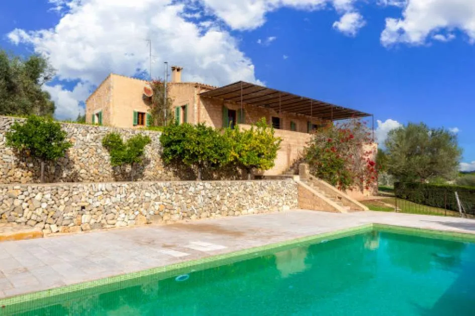 Stylishly-furnished traditional finca between Arta and Sant Llorenc with panoramic views, ample privacy and modern comfort for rent from November to May Stylishly-furnished traditional finca between Arta and Sant Llorenc with panoramic views, ample privacy and modern comfort for rent from November to May