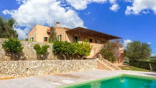 Stylishly-furnished traditional finca between Arta and Sant Llorenc with panoramic views, ample privacy and modern comfort for rent from November to May