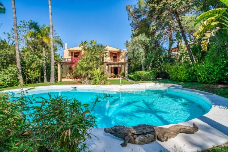 Luxurious villa in Bonaire, Alcudia with pool, garage, and sea views - your dream home in Mallorca