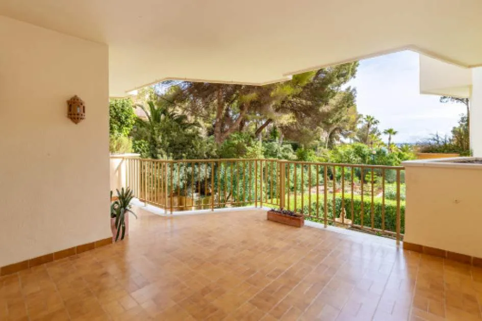 Large duplex with terraces, garage and direct sea access in Cala Vinyas