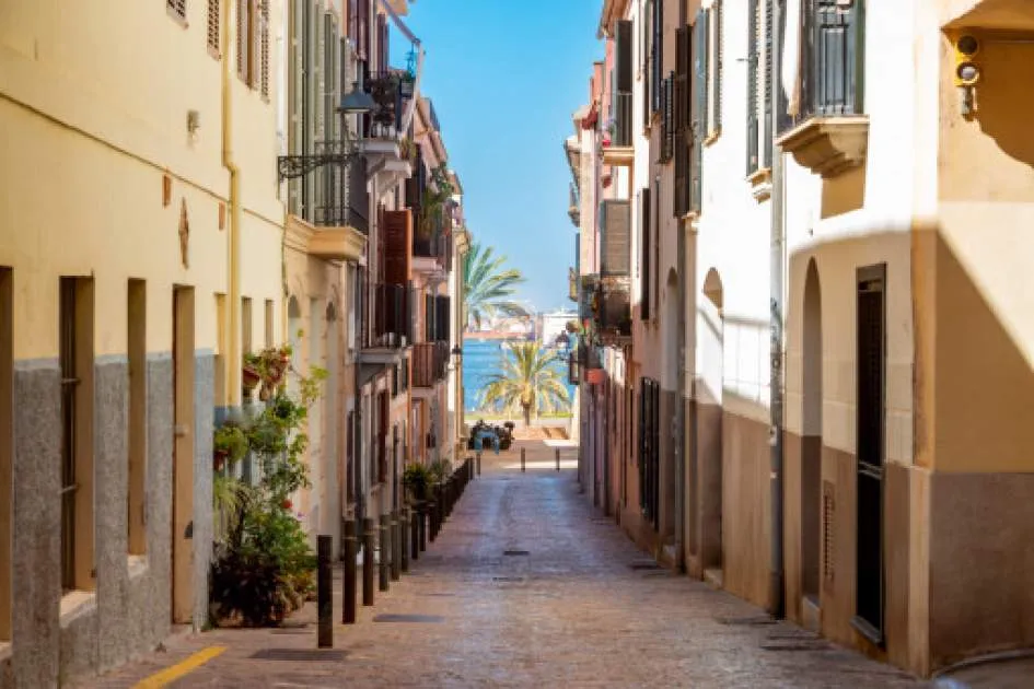 Mediterranean Charm in Calatrava – A Small Gem with Lateral Sea Views and a Big Soul