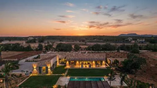 Fantastic newly built finca with pool in Campos