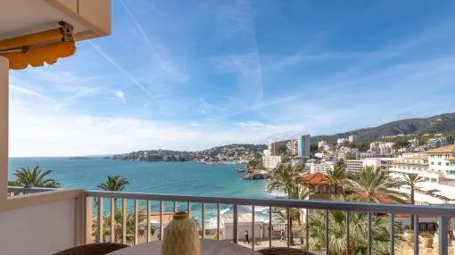 Bright and Fully Renovated Apartment with Beautiful Sea Views in Cala Major
