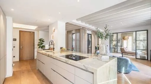 Light-flooded apartment in the old town of Palma with top quality living and private parking space