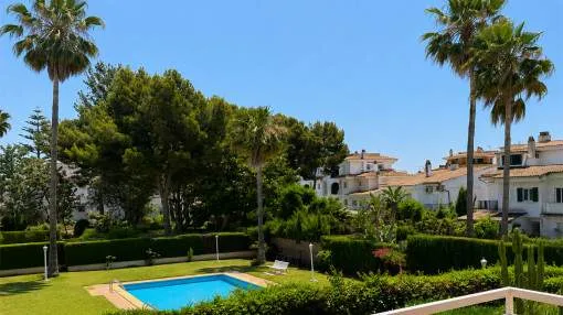 Beautiful, quiet 2-room apartment with 1 bedroom and an en suite bathroom. Open-concept kitchen, air conditioning, top-notch complex with a pool, near Palma