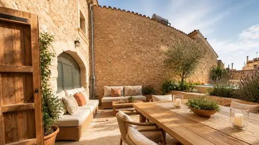 Fully renovated finca with pool and Tramuntana panorama in Búger