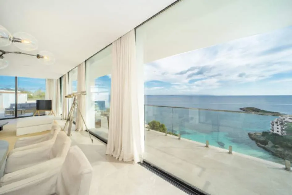 Large penthouse with breathtaking sea views next to the Illetas beach Large penthouse with breathtaking sea views next to the Illetas beach