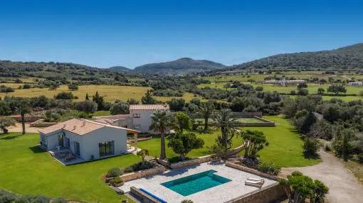Finca with sea views, pool and tennis court near Colònia de Sant Pere