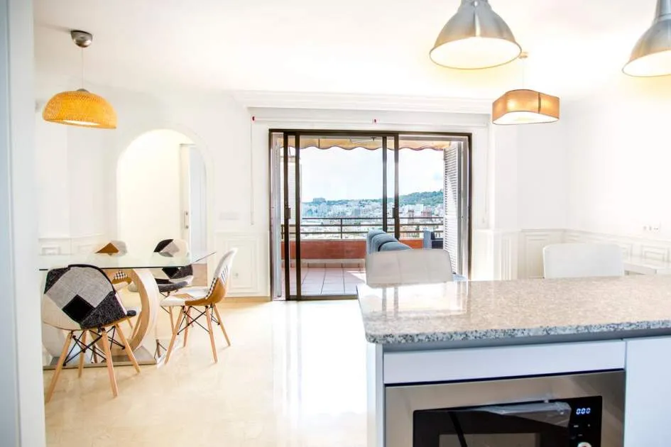 Elegant apartment located in Santa Catalina with wonderful sea views