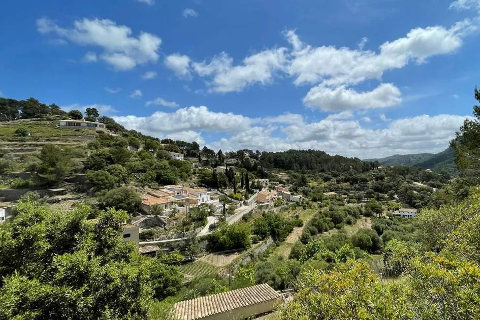 Nice plot with building licence for a house with pool in a tranquil street in the nice village Galilea