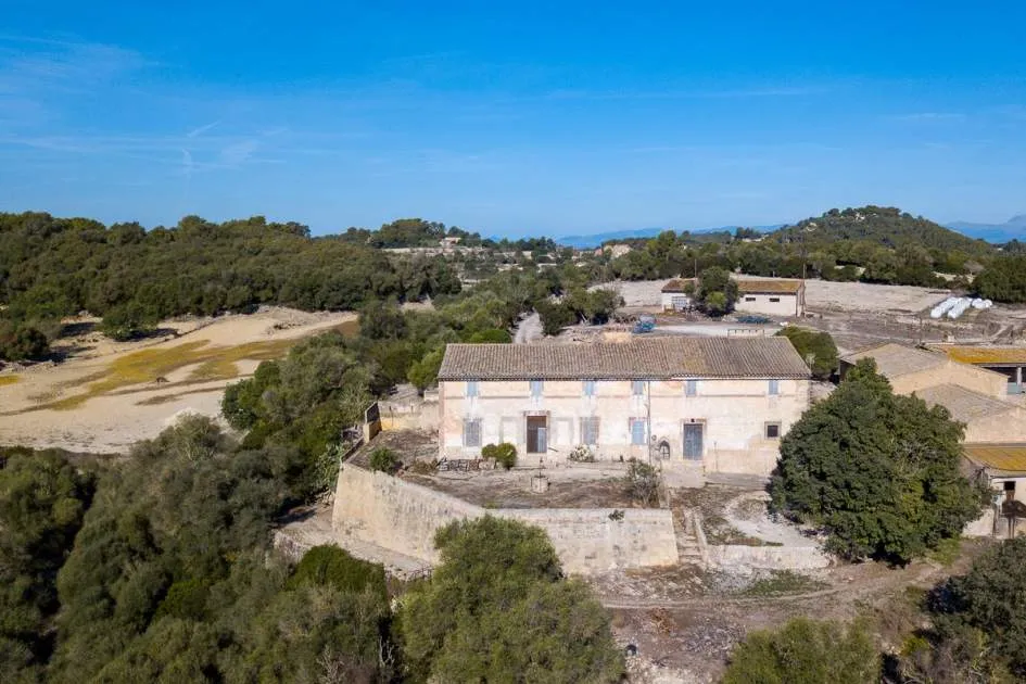 Spacious plot with finca in Montuïri