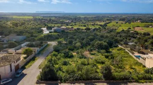 Building plot with sea views in Ses Salines