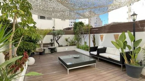 Apartment with sunny private patio and parking for rent in Palma