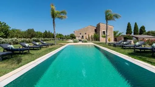 Authentic Majorcan finca renovated in a privileged enclave