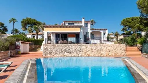 Mediterranean villa on the seafront with holiday license