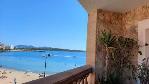Well-kept flat with magnificent sea views and located directly on the beach of S'illot - Cala Morlanda.