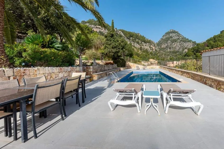 House with pool and holiday rental license with panoramic views in Caimari