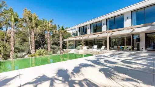 Spectacular, ultra-modern designer villa in a privileged location in Nova Santa Ponsa.