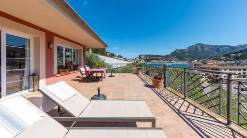 Very well maintained villa with harbour views only a few meters from the beach in Port de Sòller