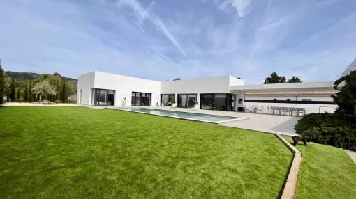Modern and bright villa just a few minutes away from Palma