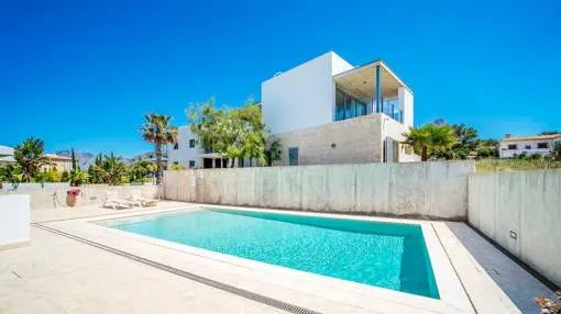 Townhouse with swimming pool on the front line of Colónia de Sant Pere
