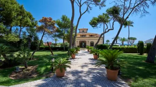 Luxury villa in first sea line in Cala Ratjada for rent
