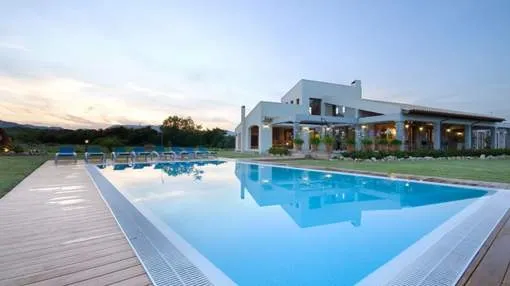 Exquisite Villa with a pool near Alcudia