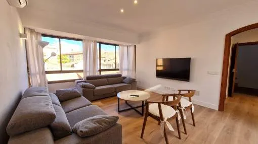 Bright apartment in the center of Santanyí with private terrace and garage.