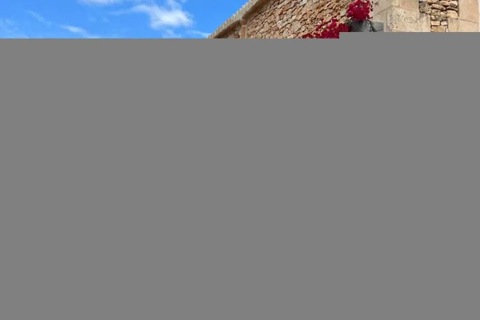 Romantic finca surrounded by a pine forest close to the beach